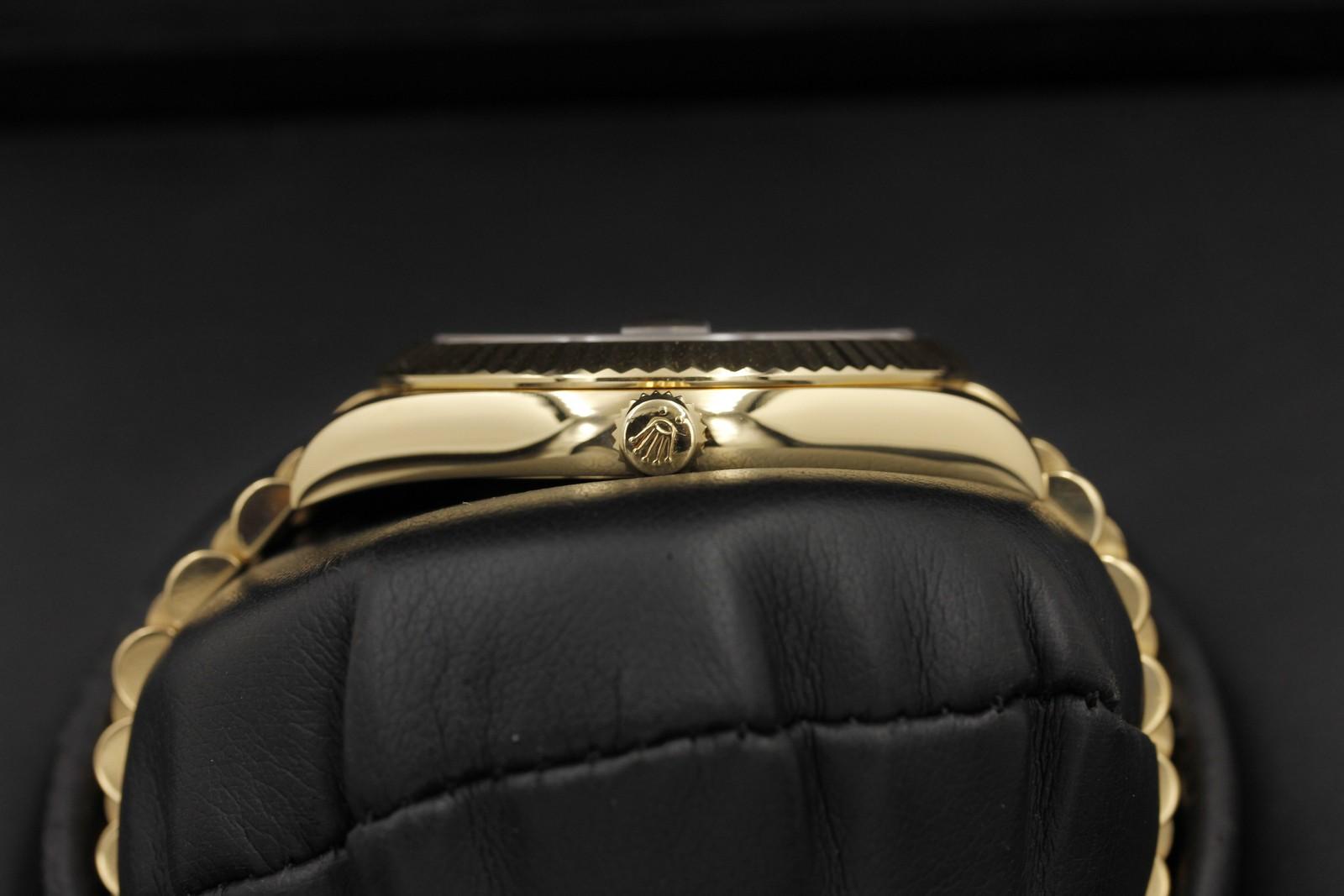 Watch Image 3