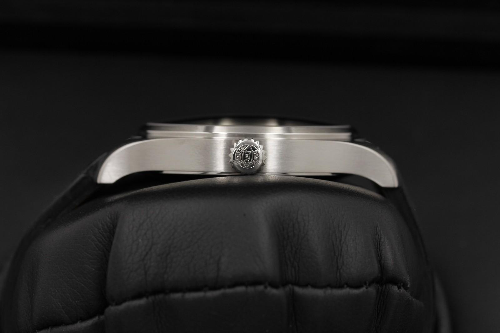 Watch Image 3