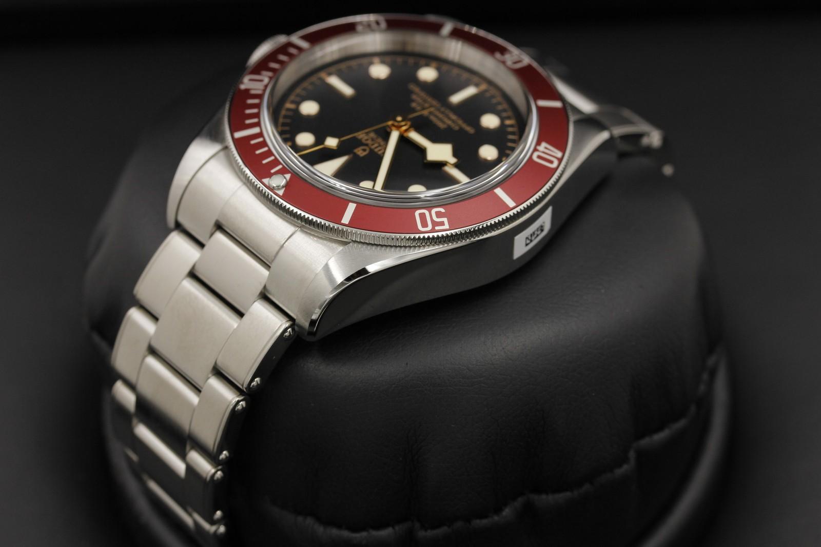 Watch Image 5