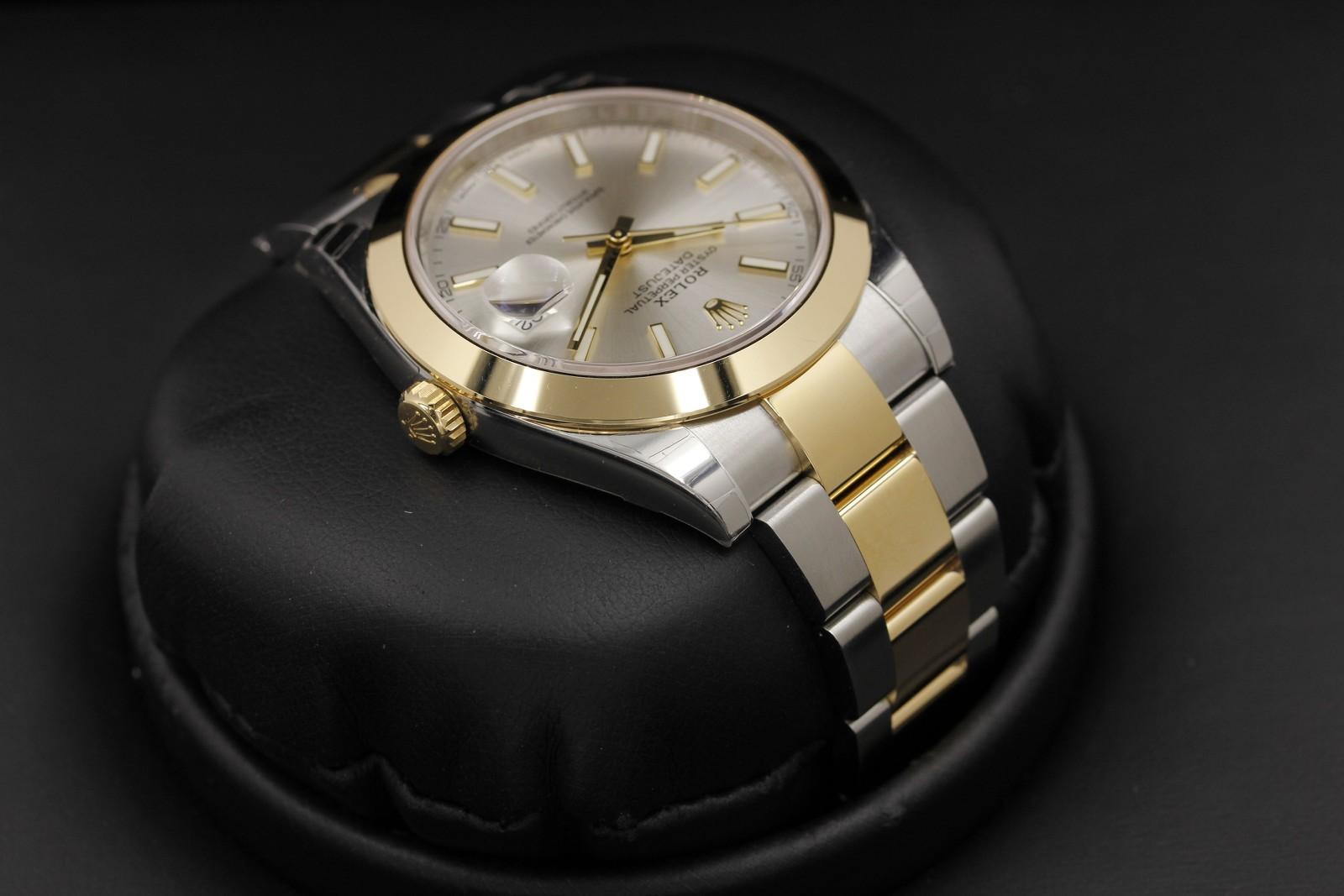 Watch Image 4