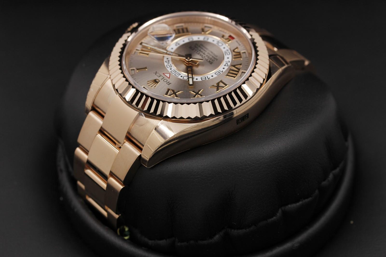 Watch Image 5