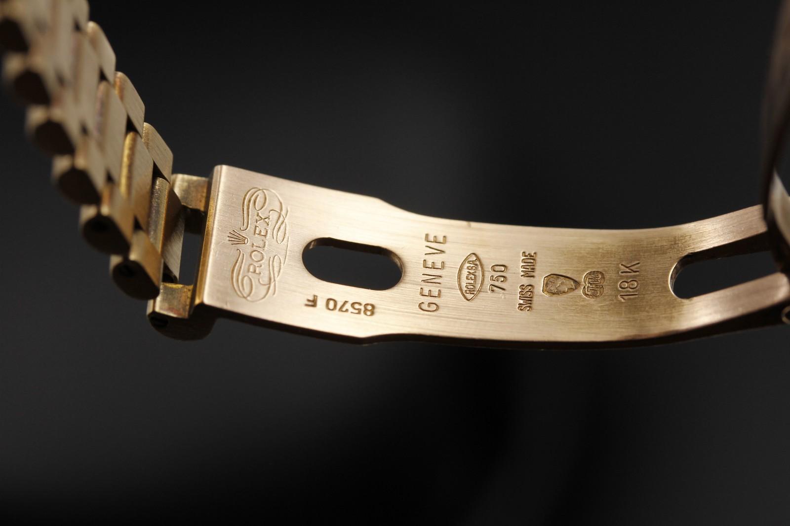 Watch Image 11