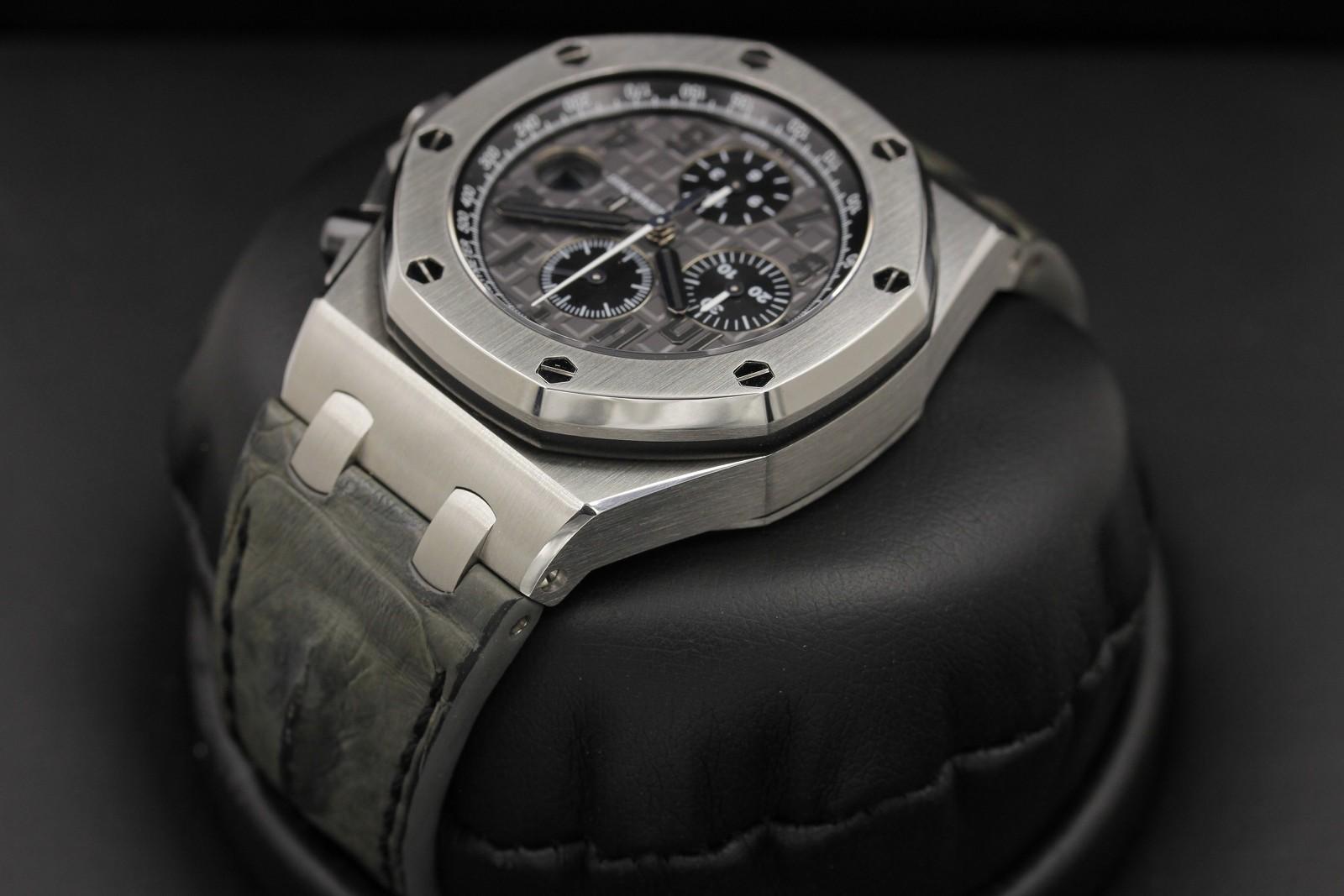 Watch Image 5