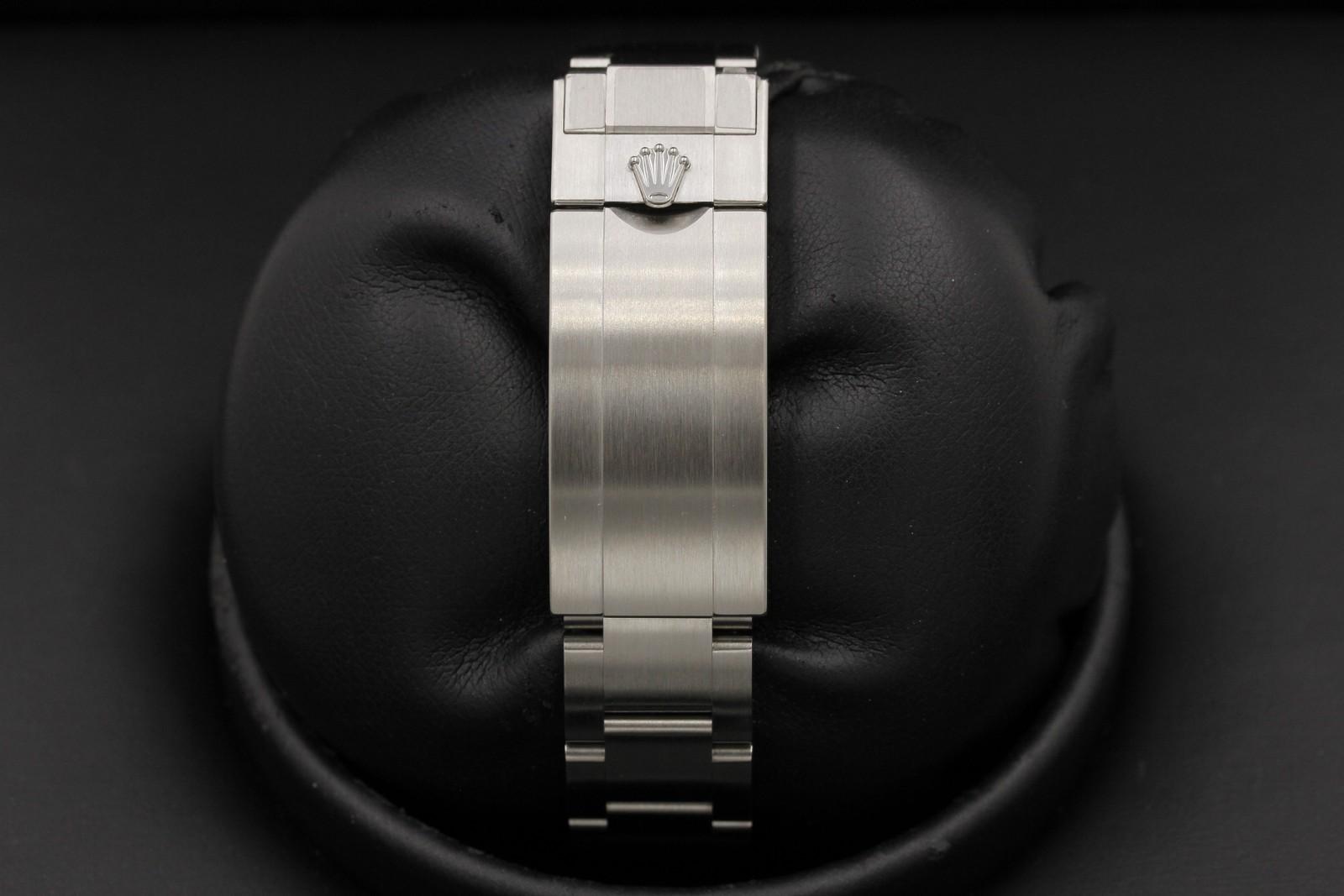 Watch Image 7