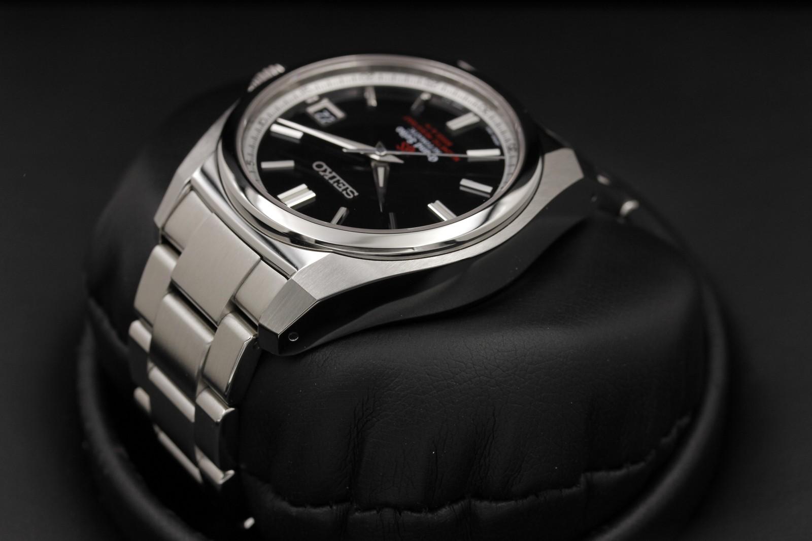 Watch Image 5