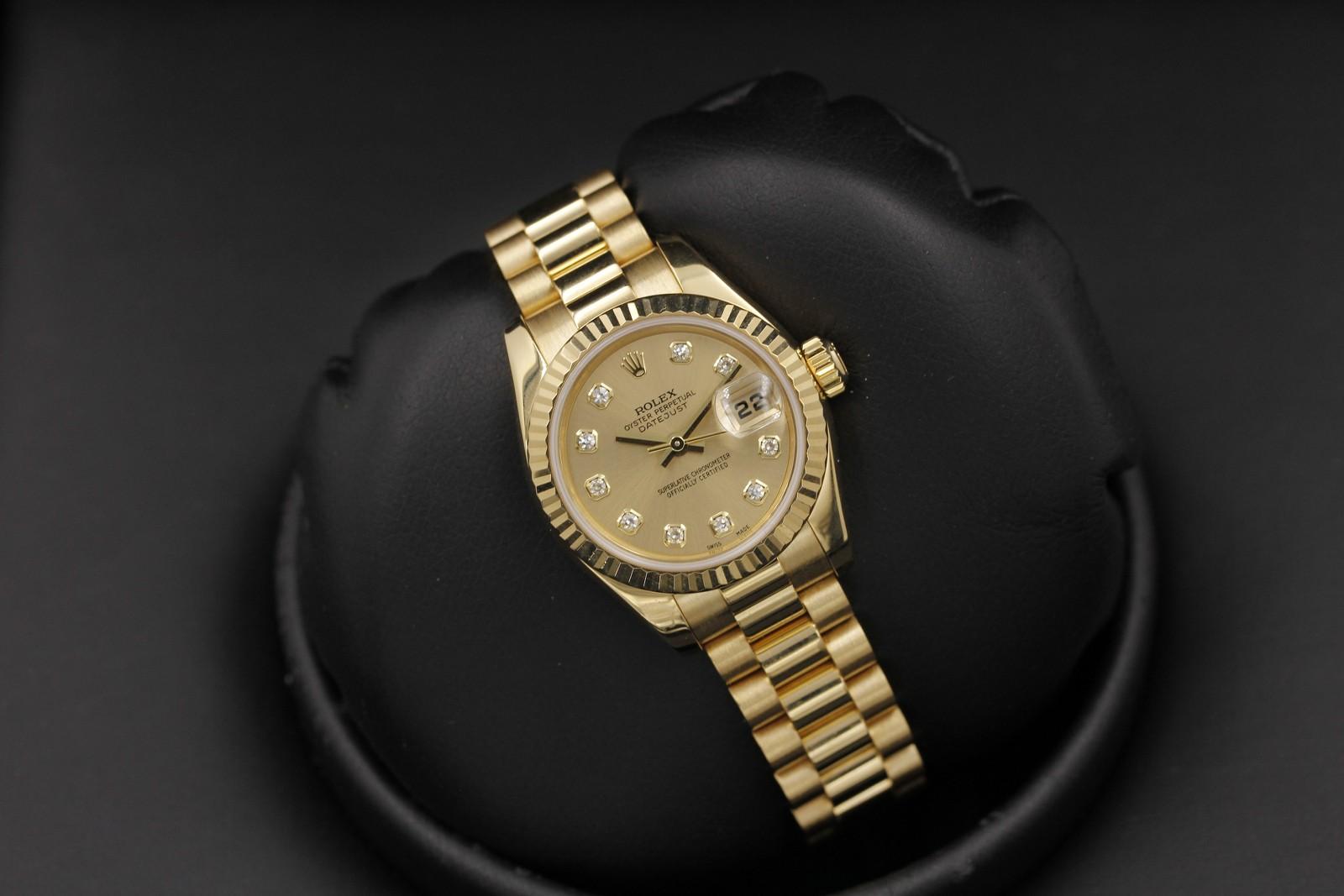 Watch Image 9