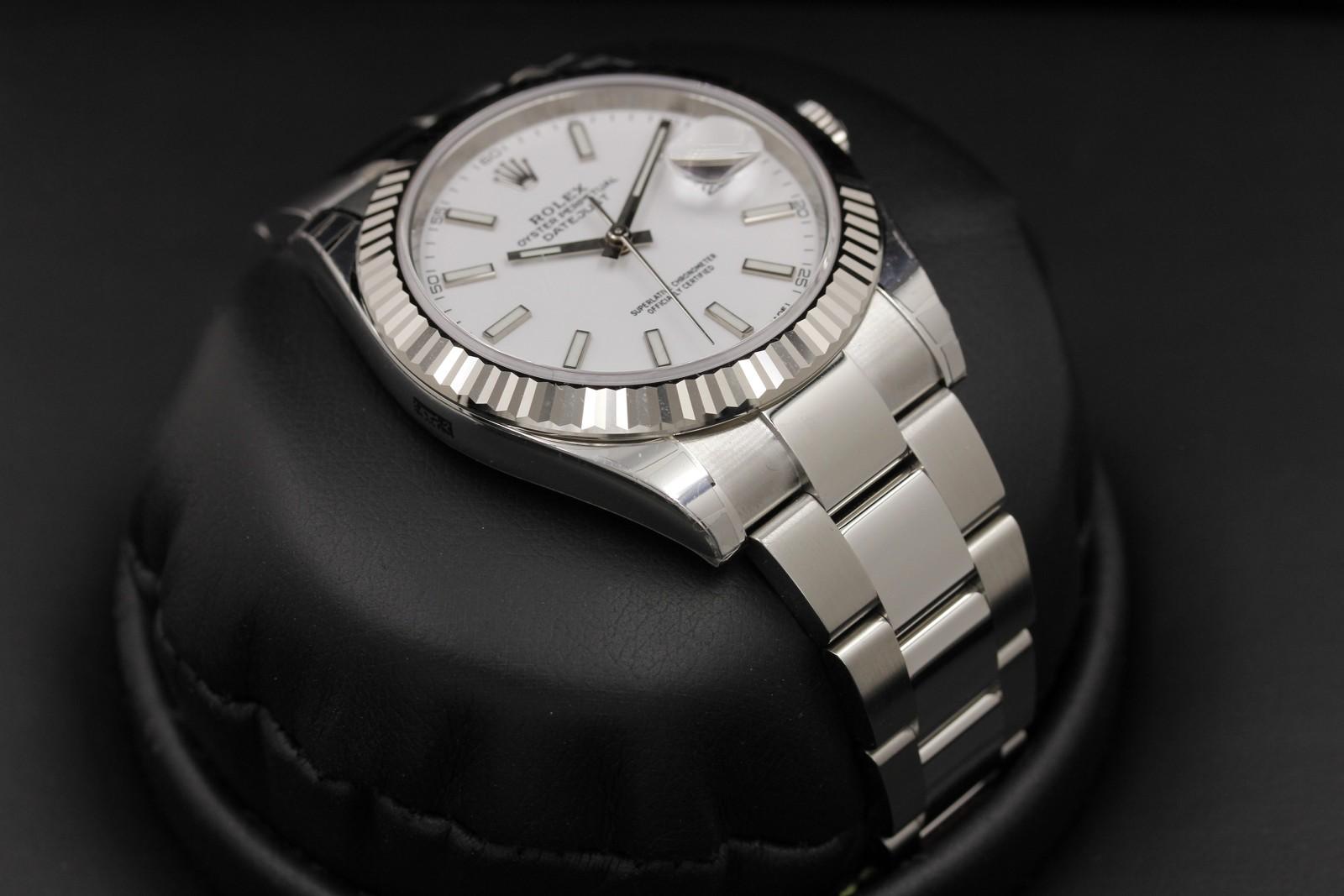 Watch Image 6