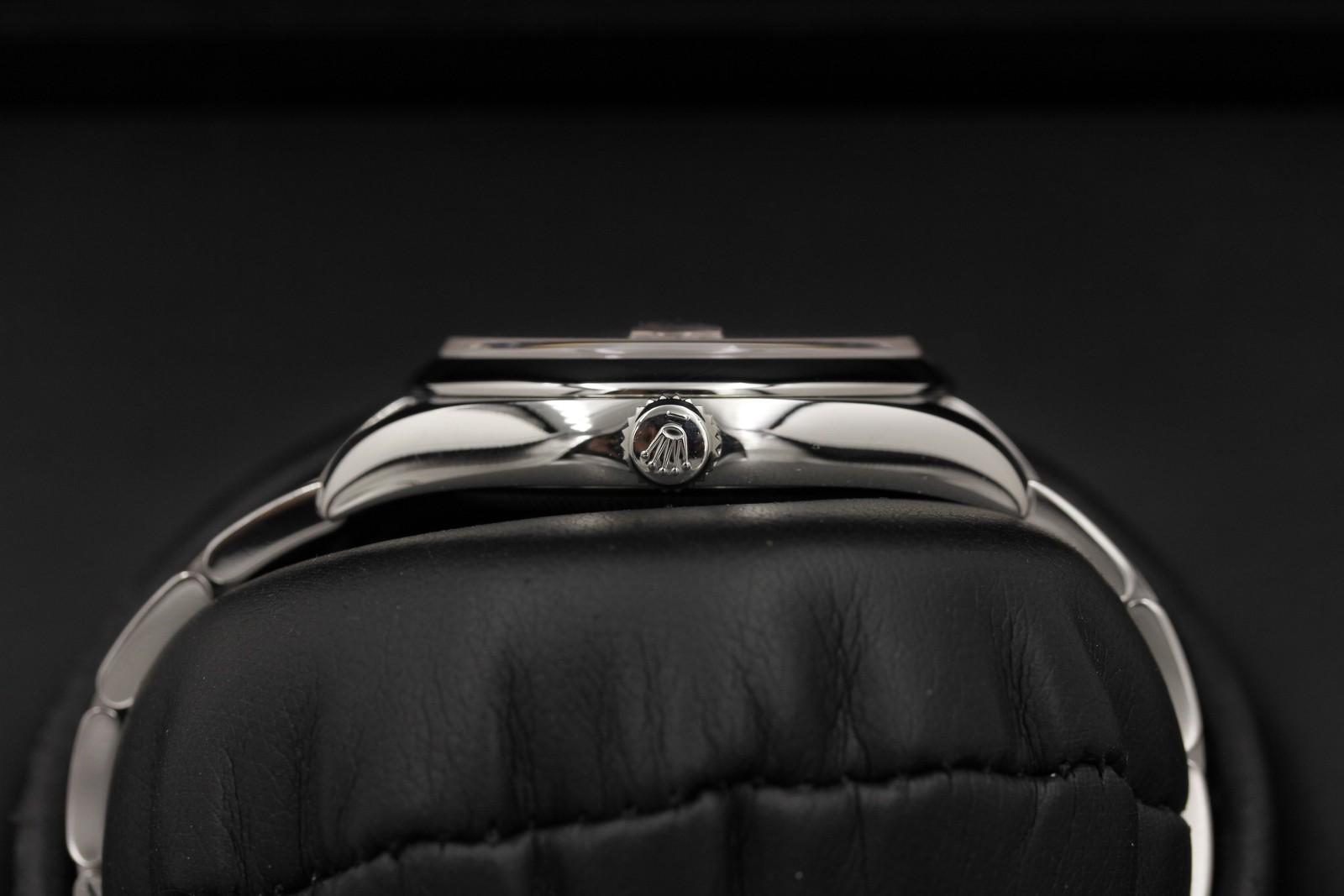 Watch Image 3