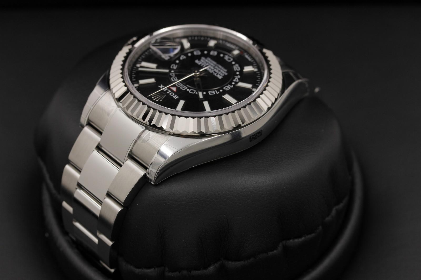 Watch Image 5