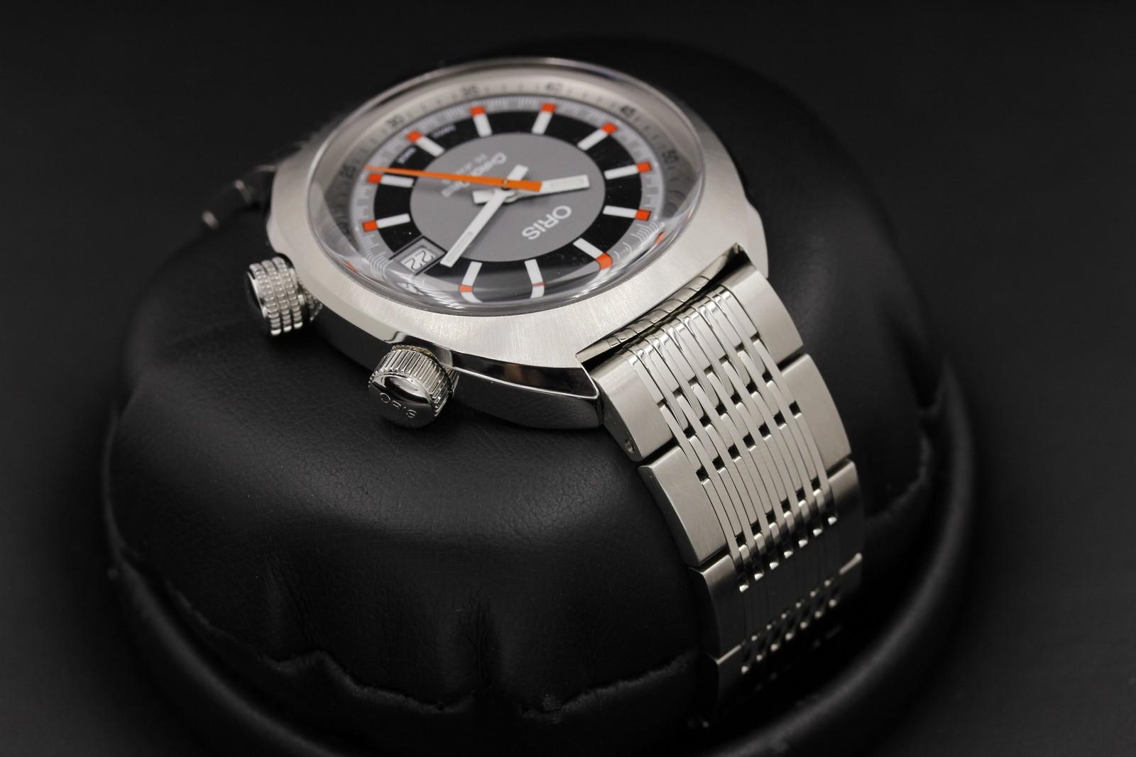 Watch Image 4