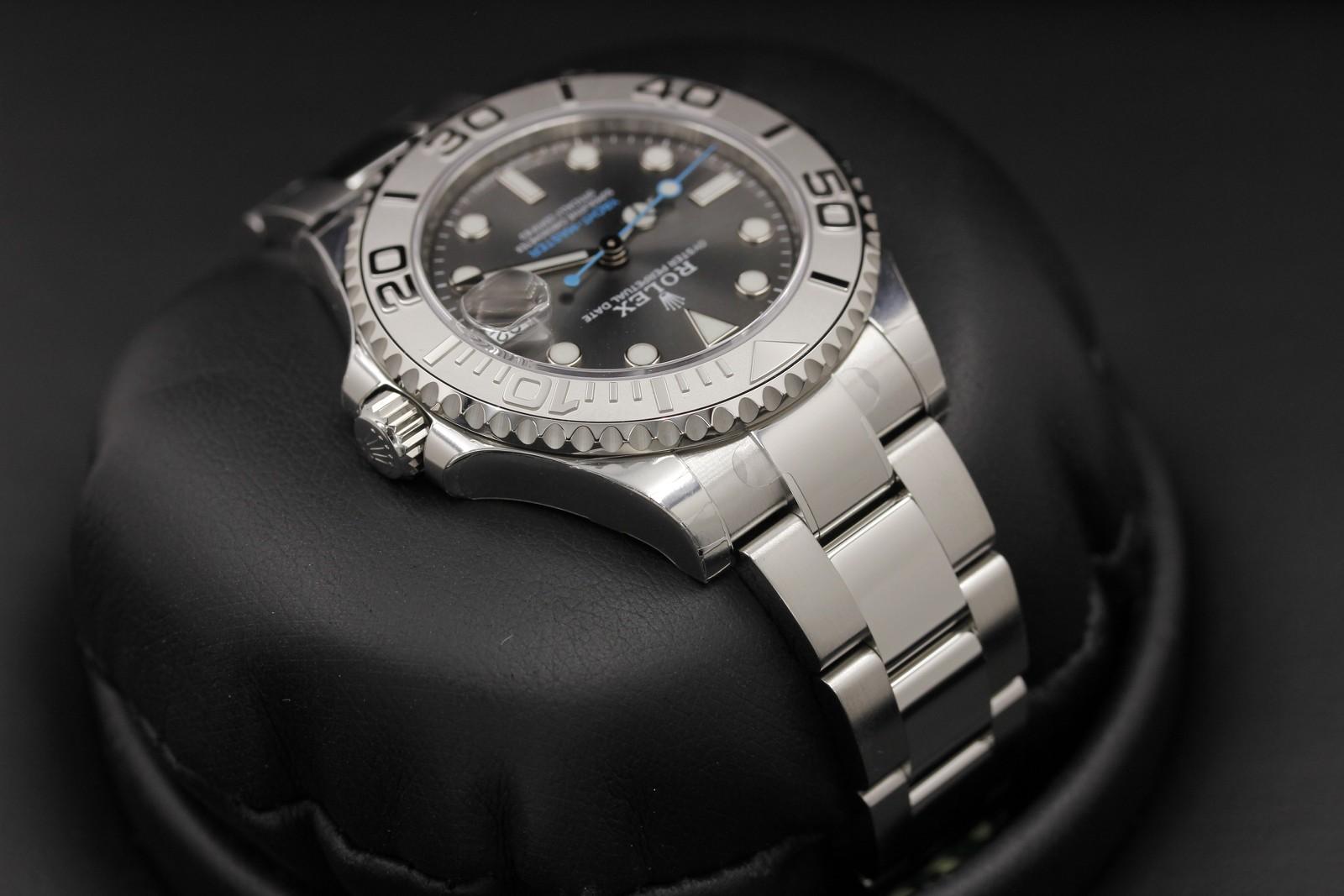 Watch Image 4