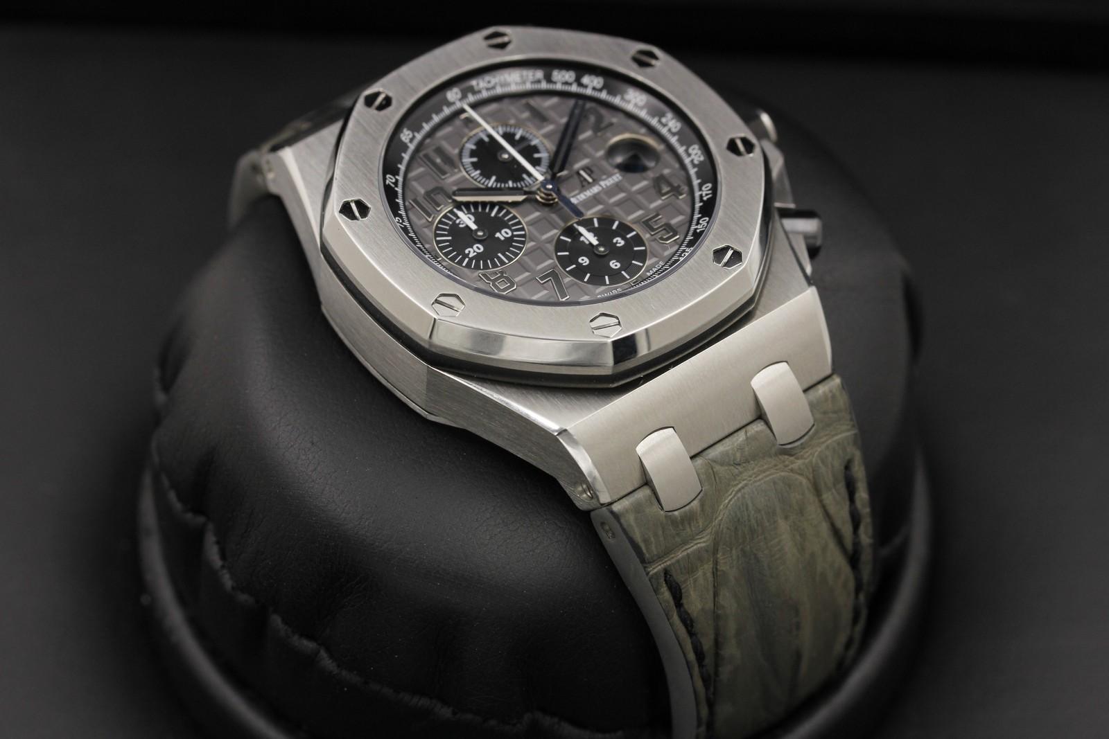 Watch Image 6