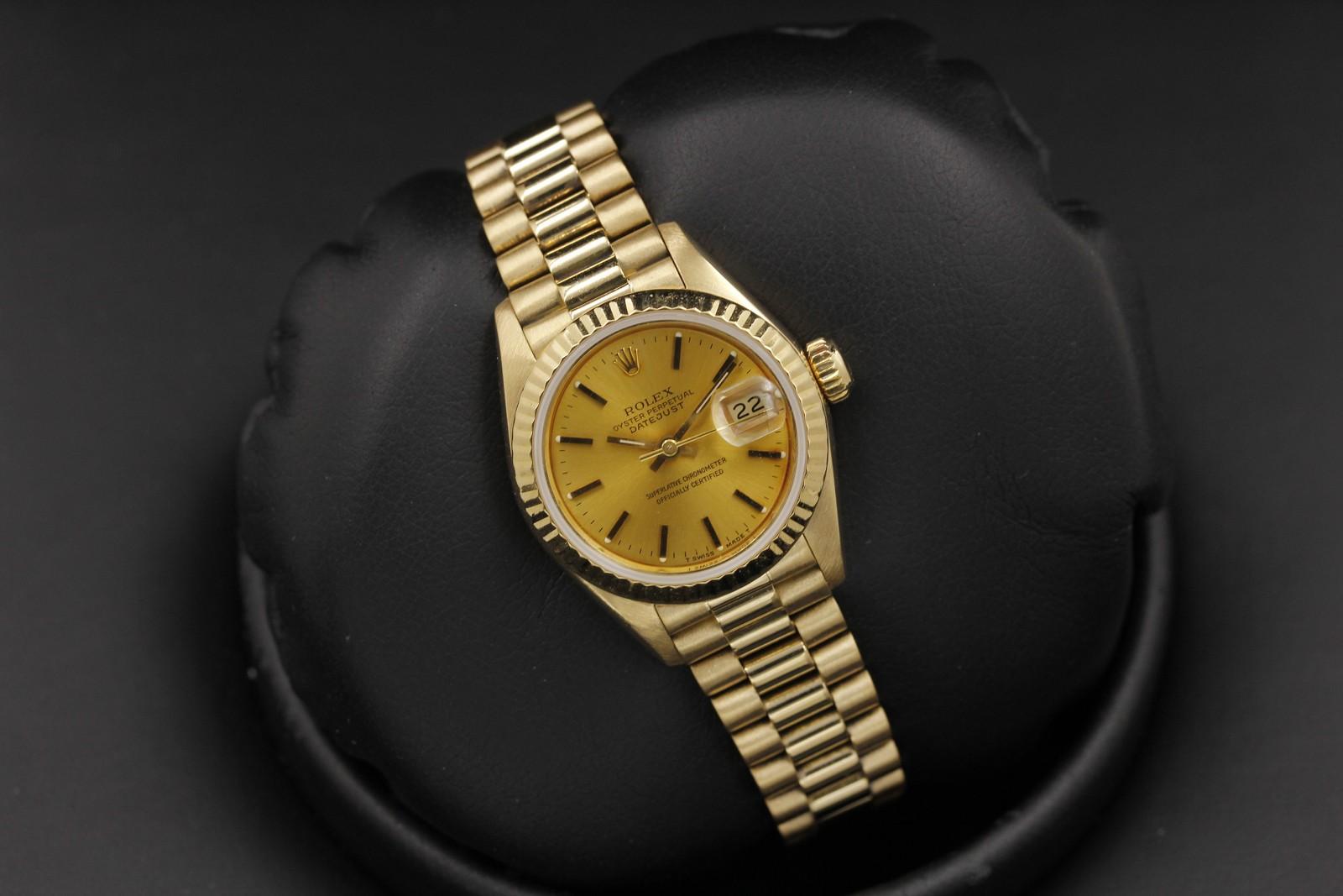 Watch Image 9