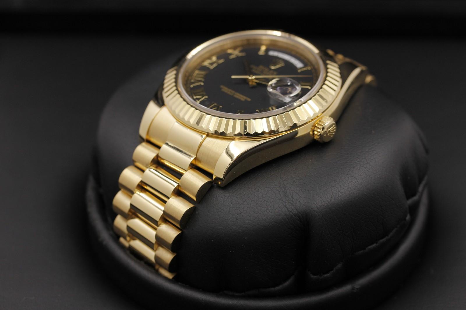 Watch Image 2