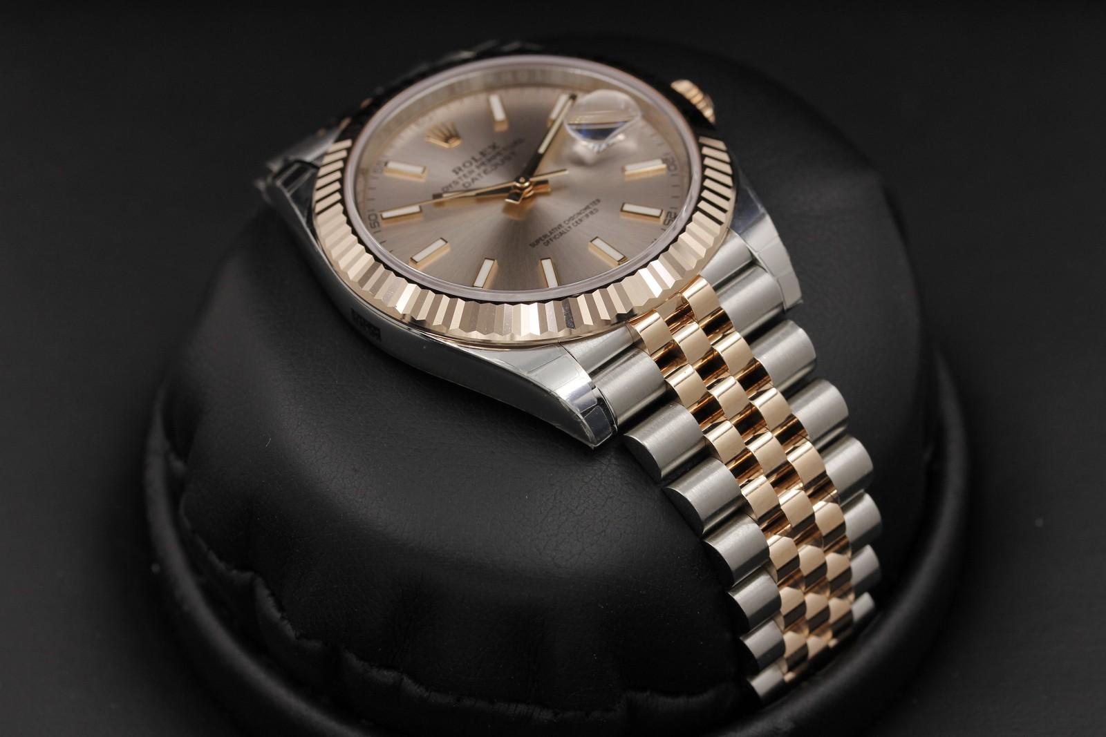 Watch Image 6
