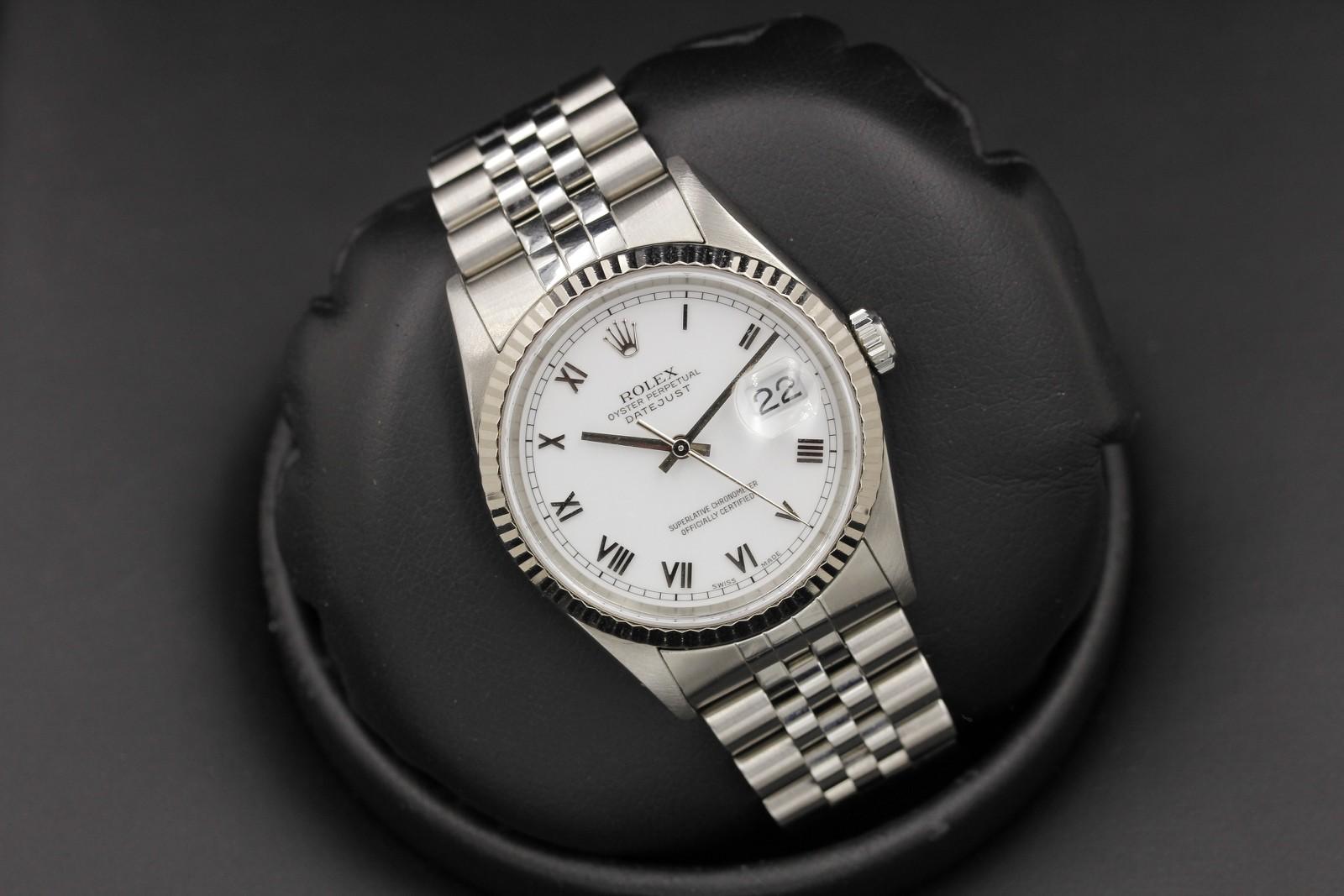 Watch Image 11