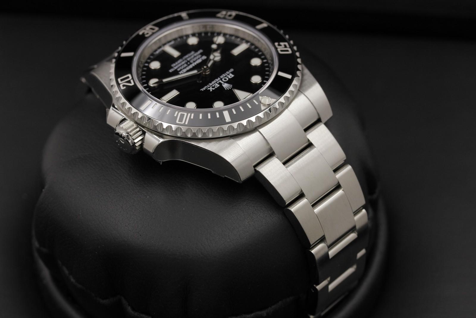Watch Image 4