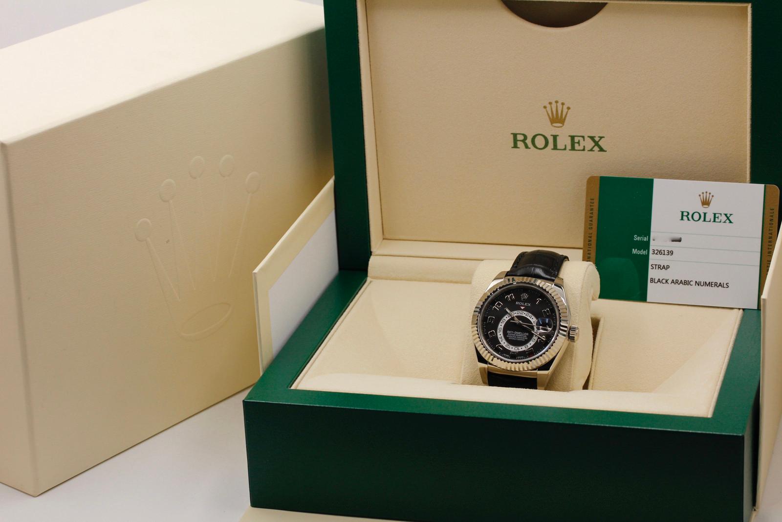 Watch Image 12