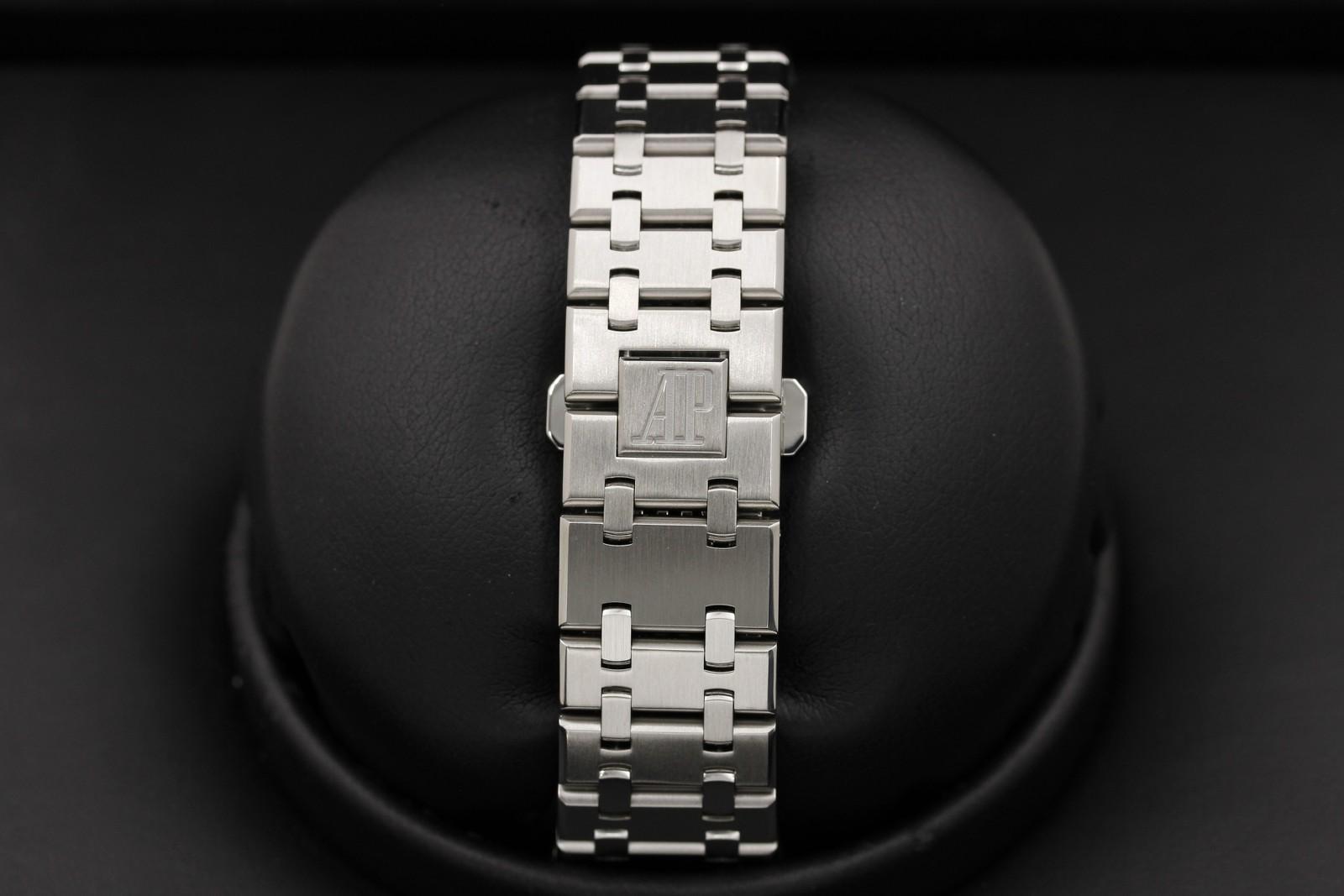 Watch Image 7