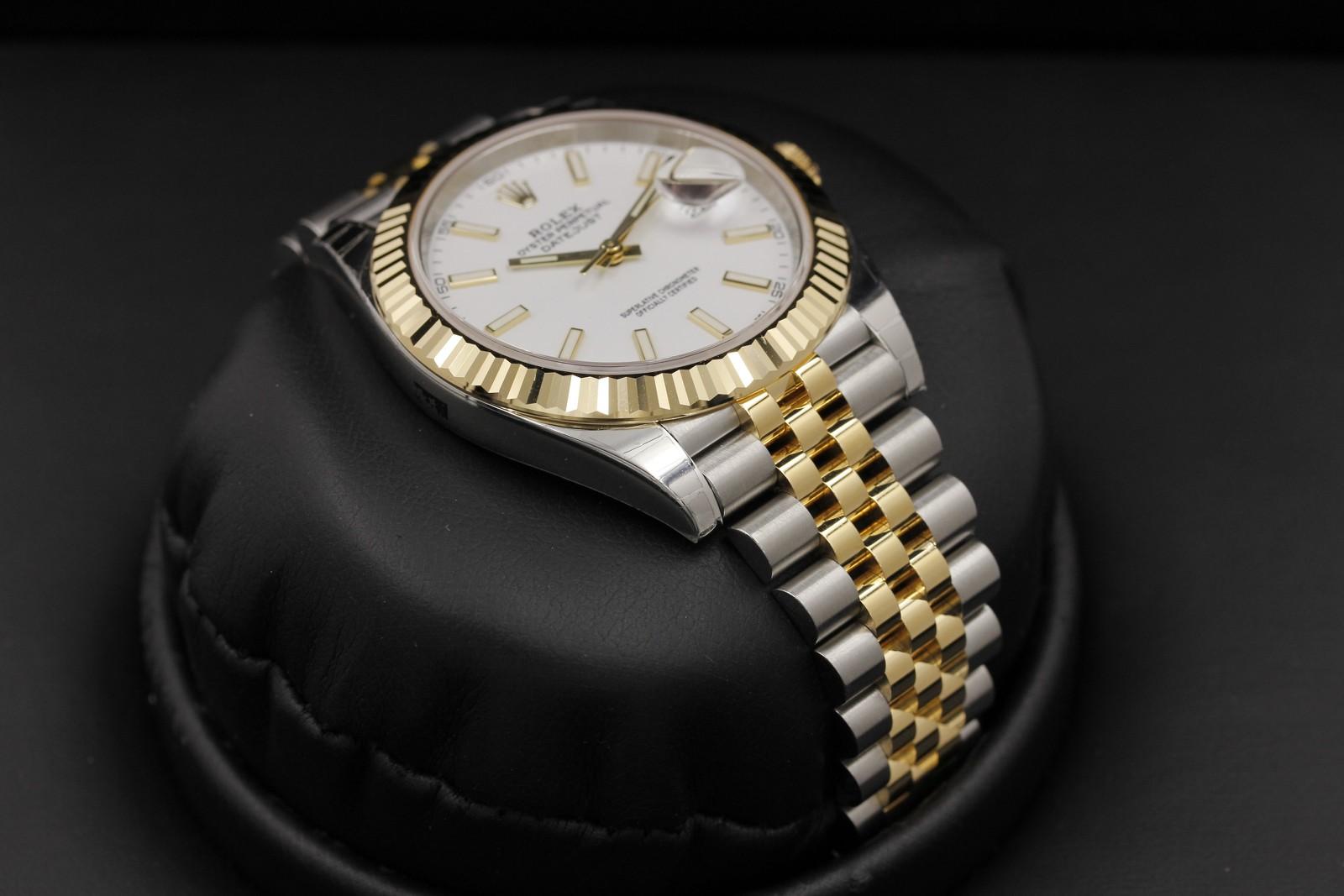 Watch Image 6