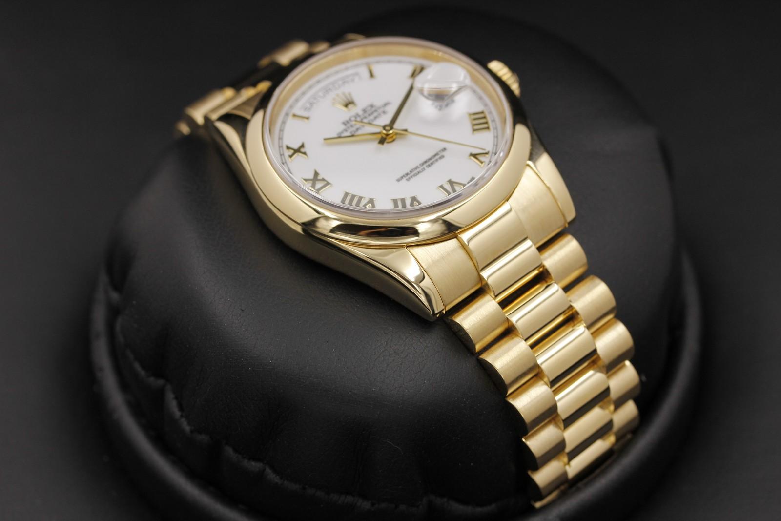 Watch Image 6