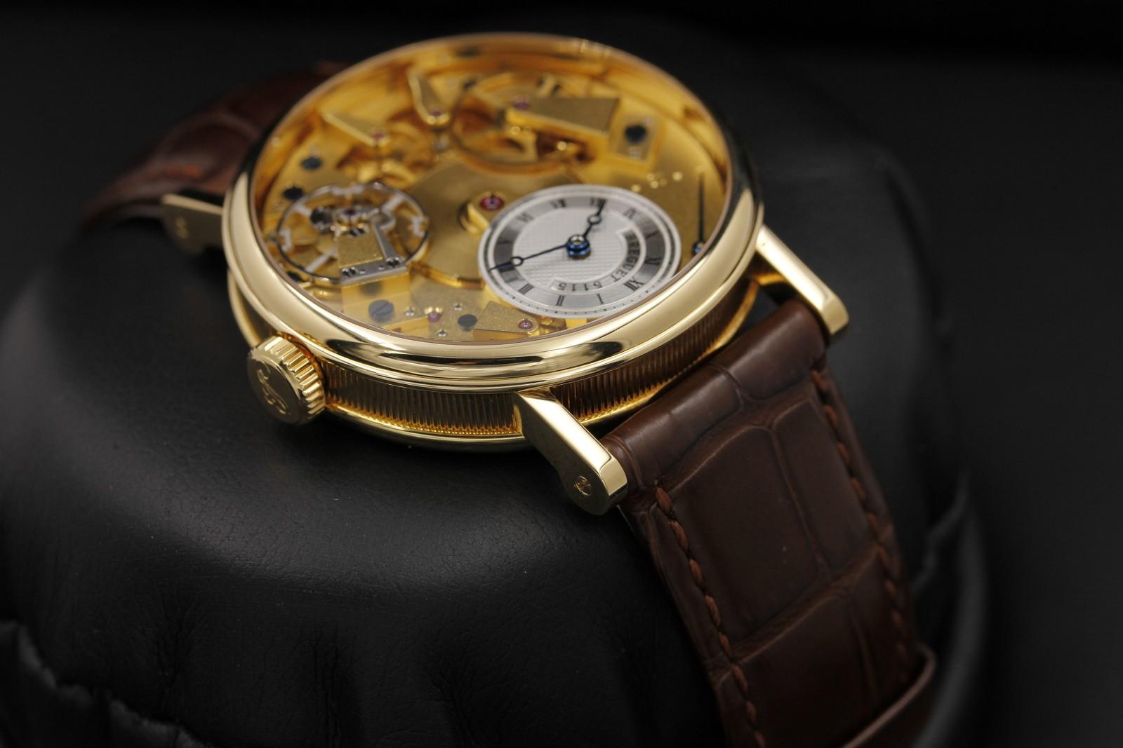 Watch Image 4