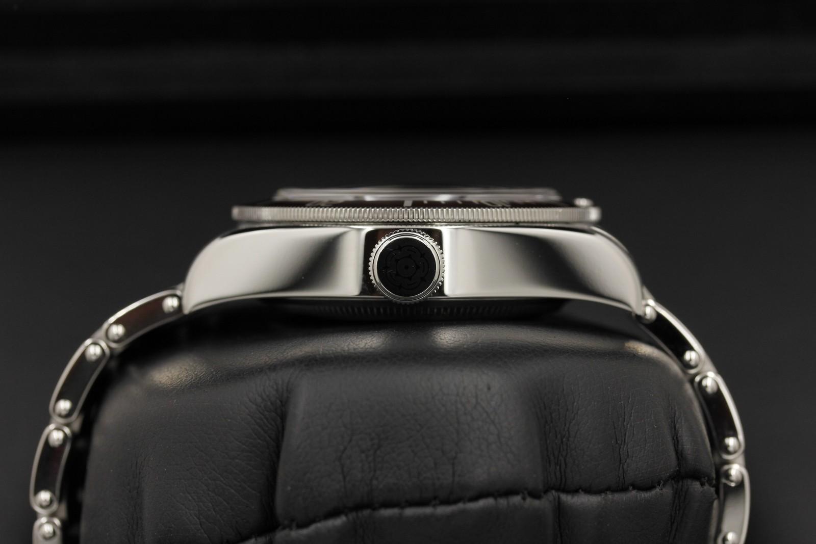 Watch Image 3