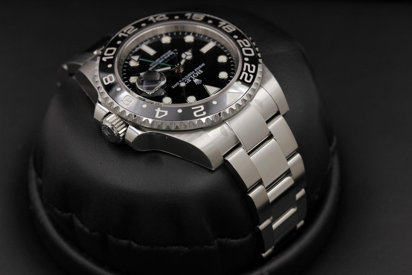 Watch Image 4