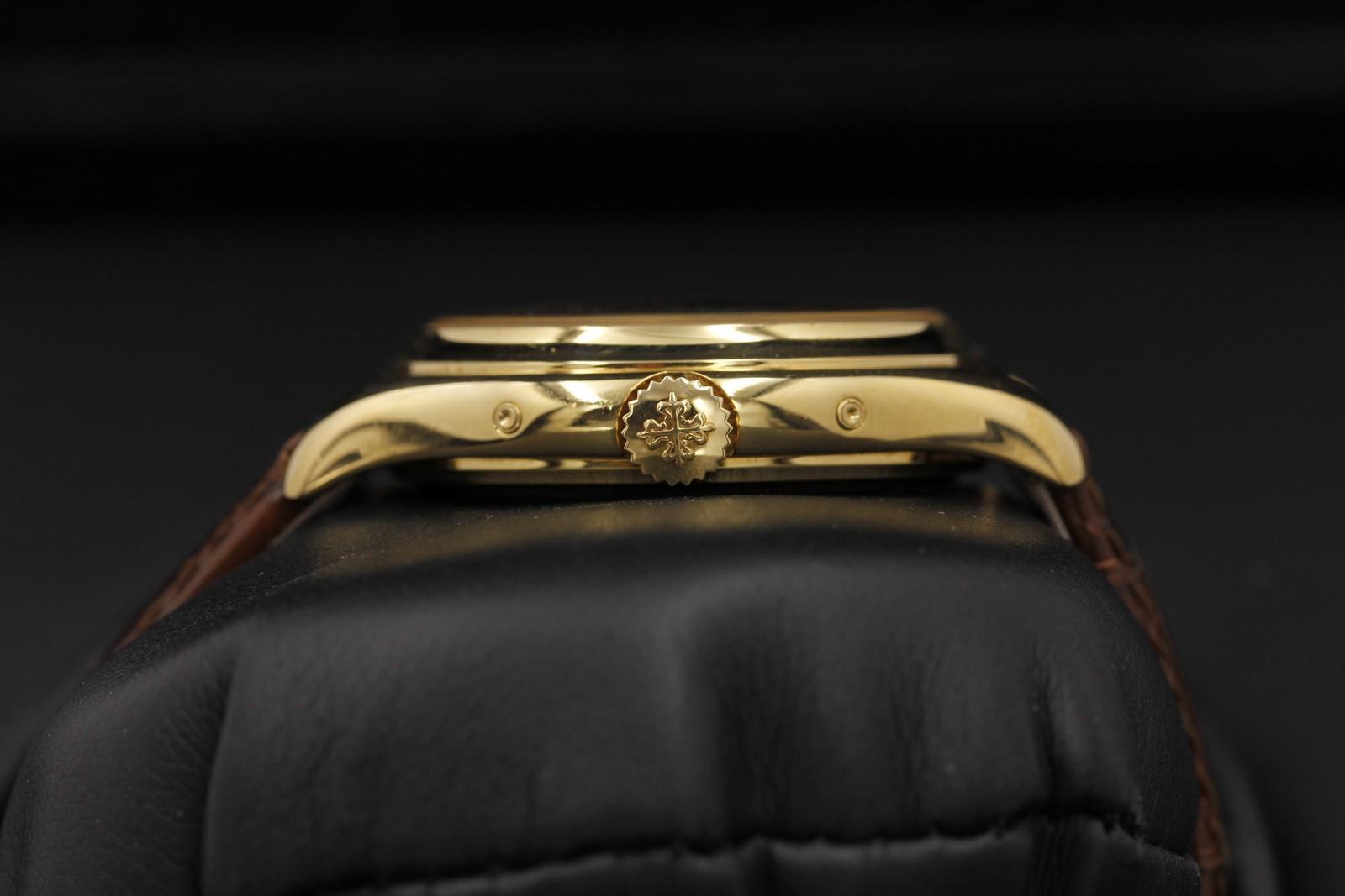 Watch Image 3