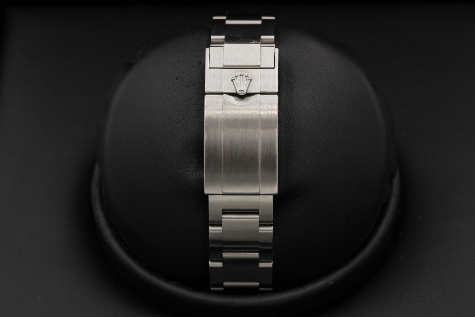 Watch Image 7