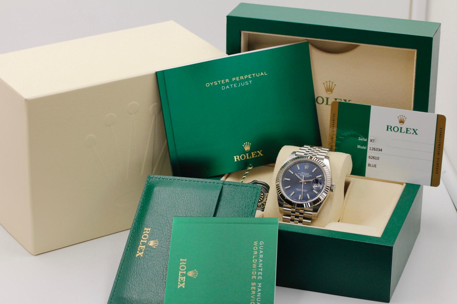 Watch Image 11
