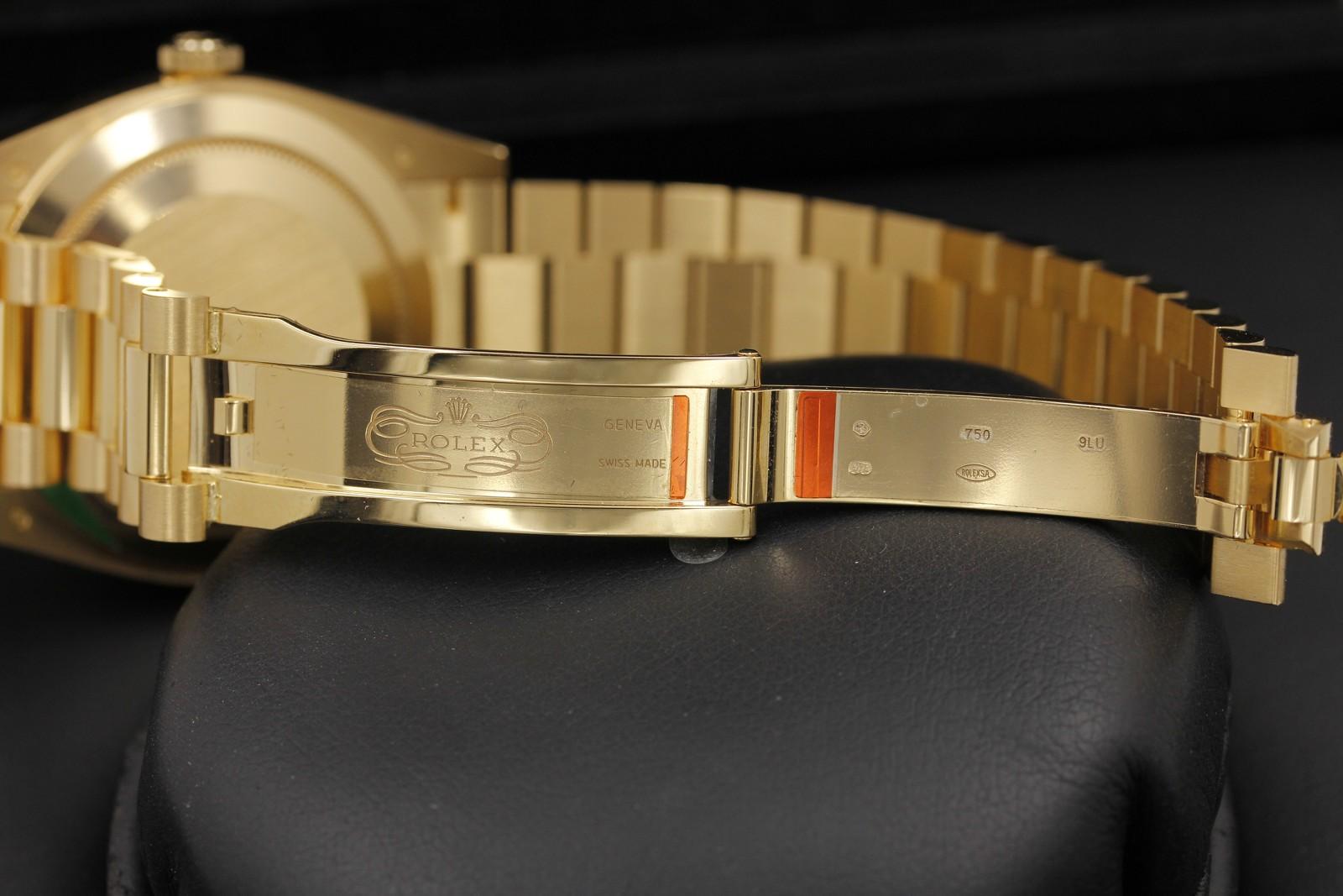Watch Image 11