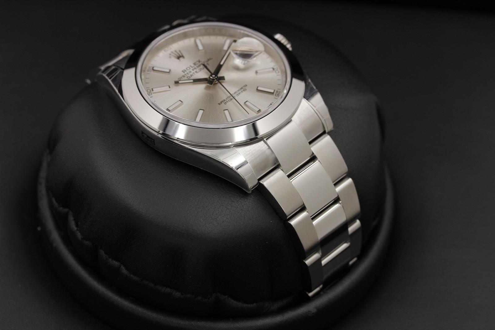 Watch Image 6