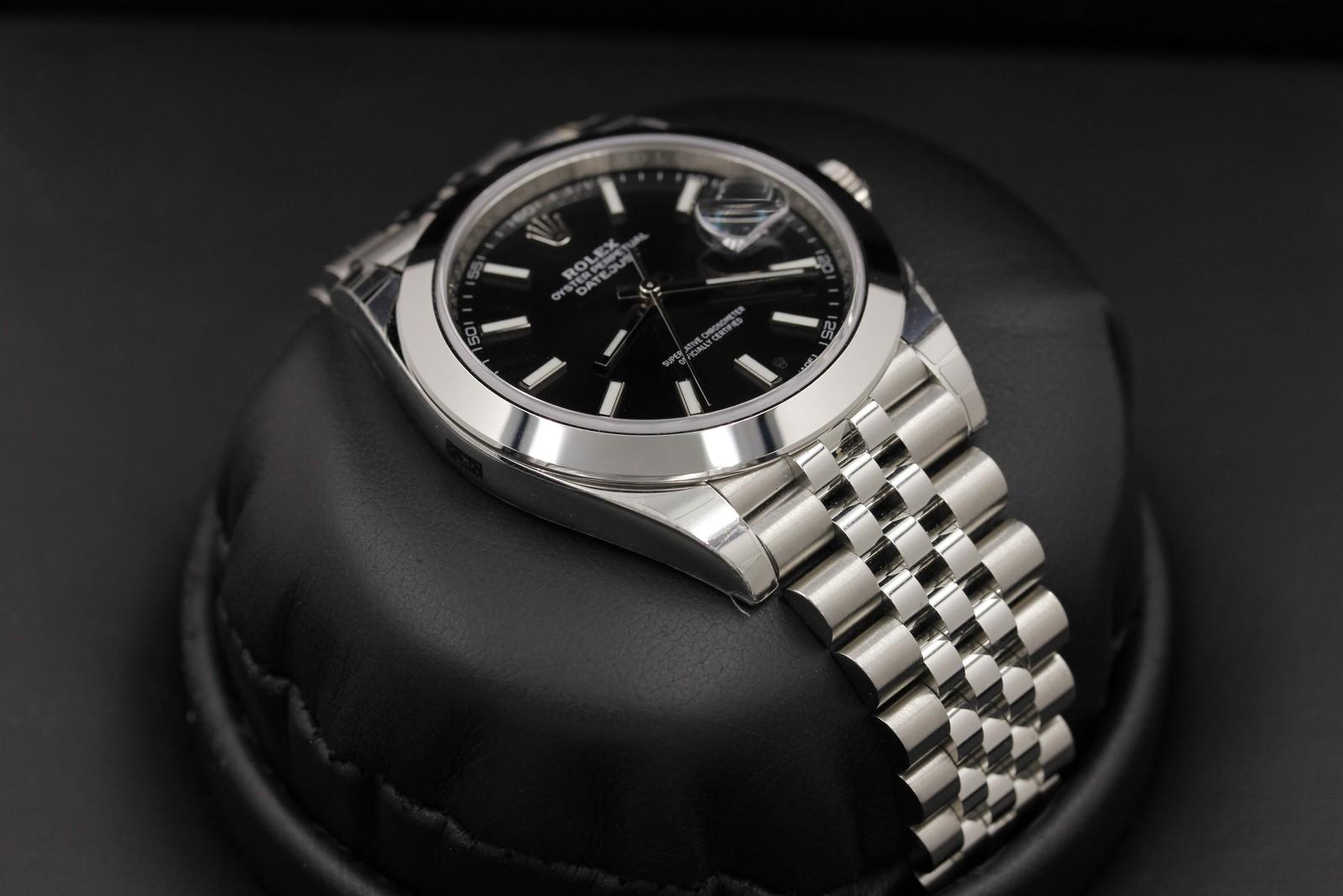 Watch Image 6