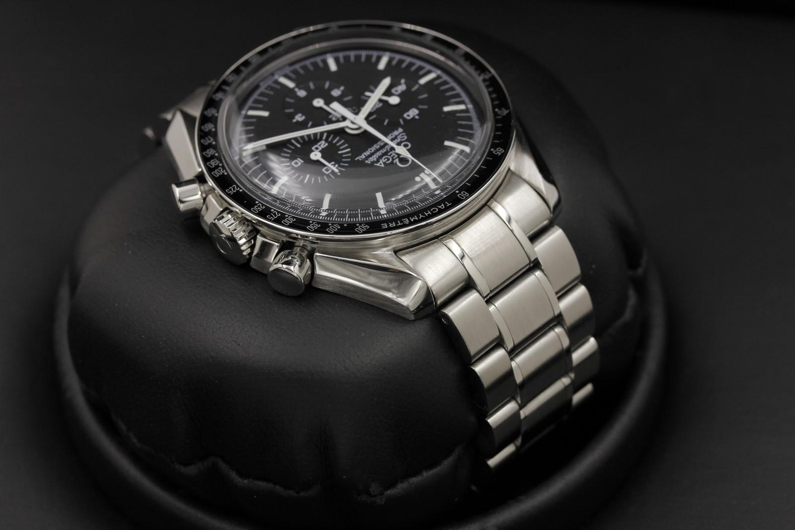 Watch Image 4