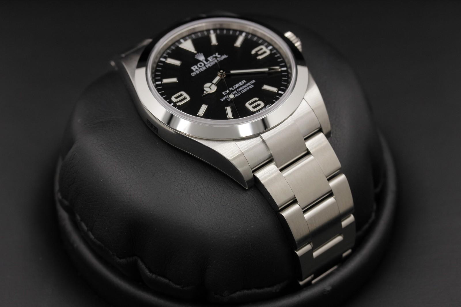 Watch Image 6