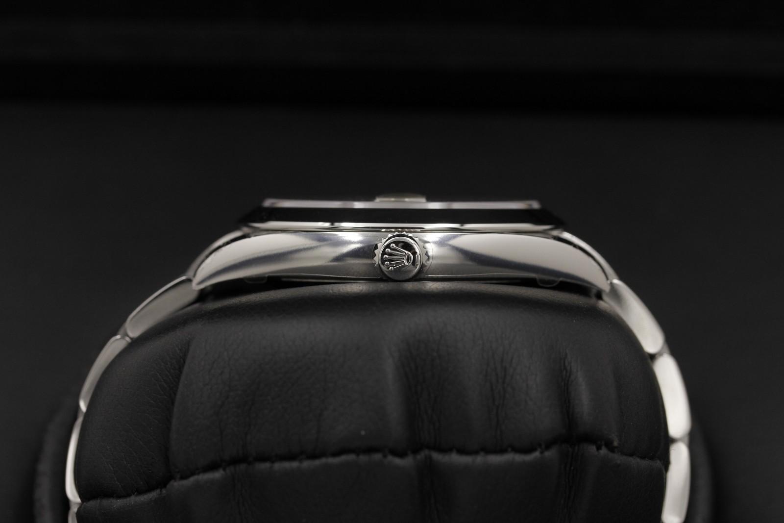 Watch Image 3