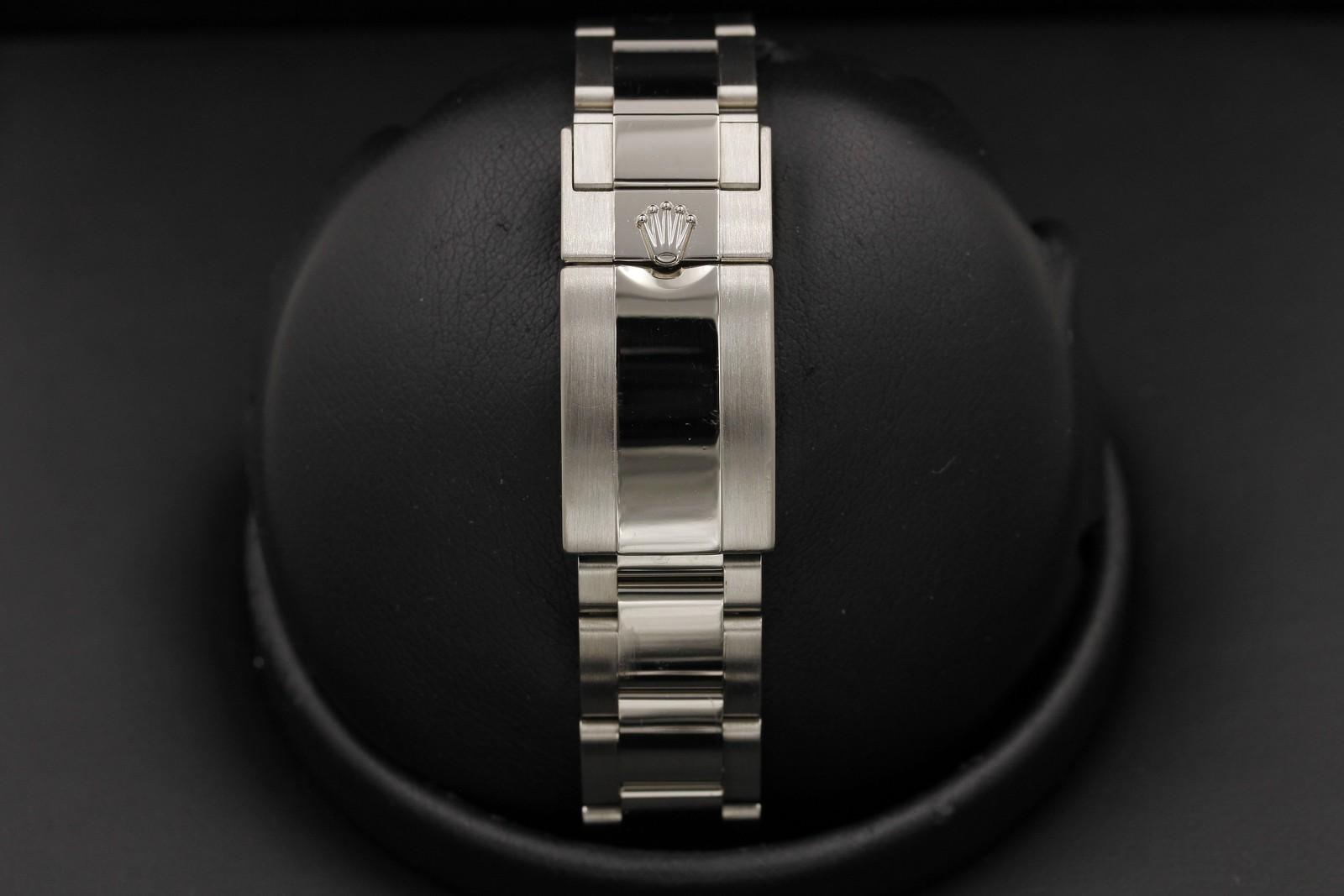 Watch Image 7