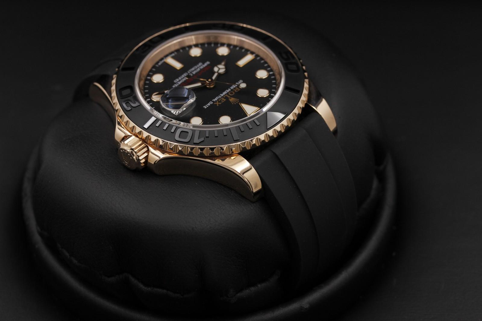 Watch Image 4