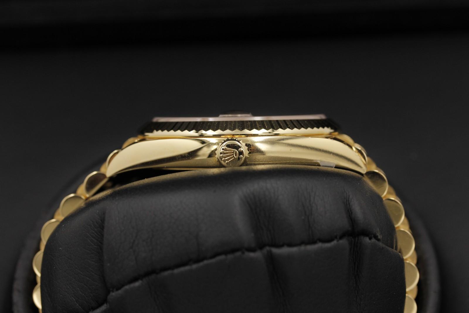 Watch Image 3
