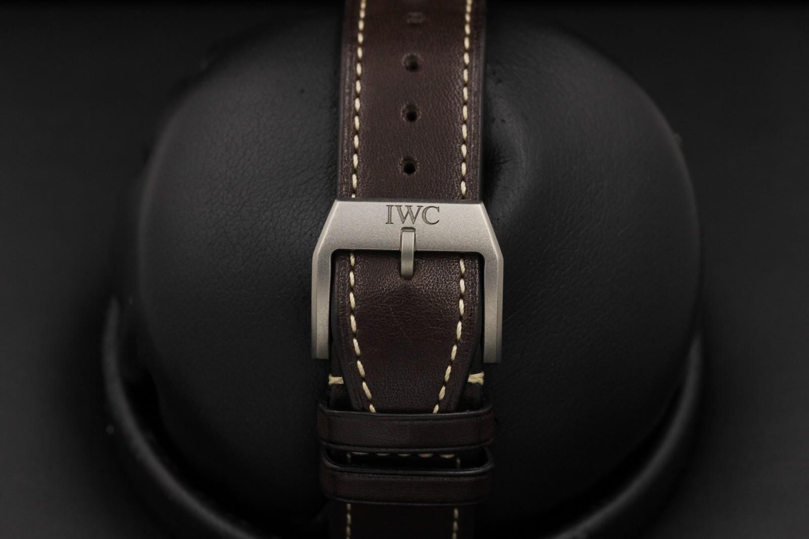 Watch Image 7