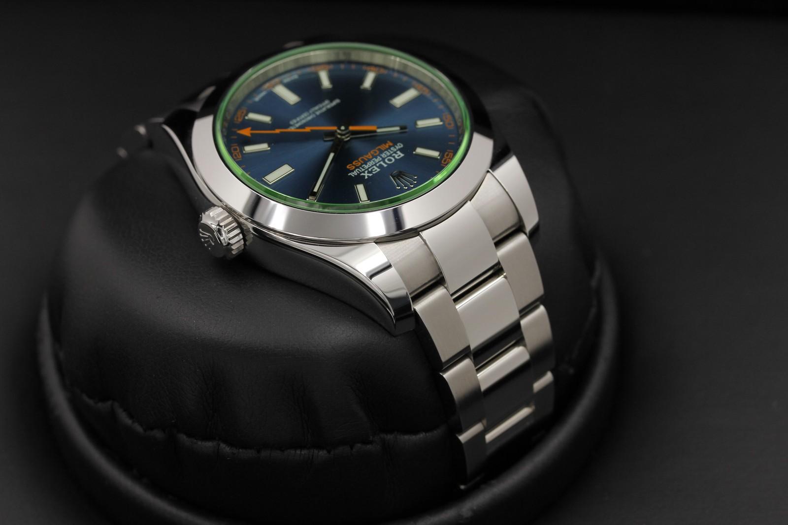 Watch Image 4