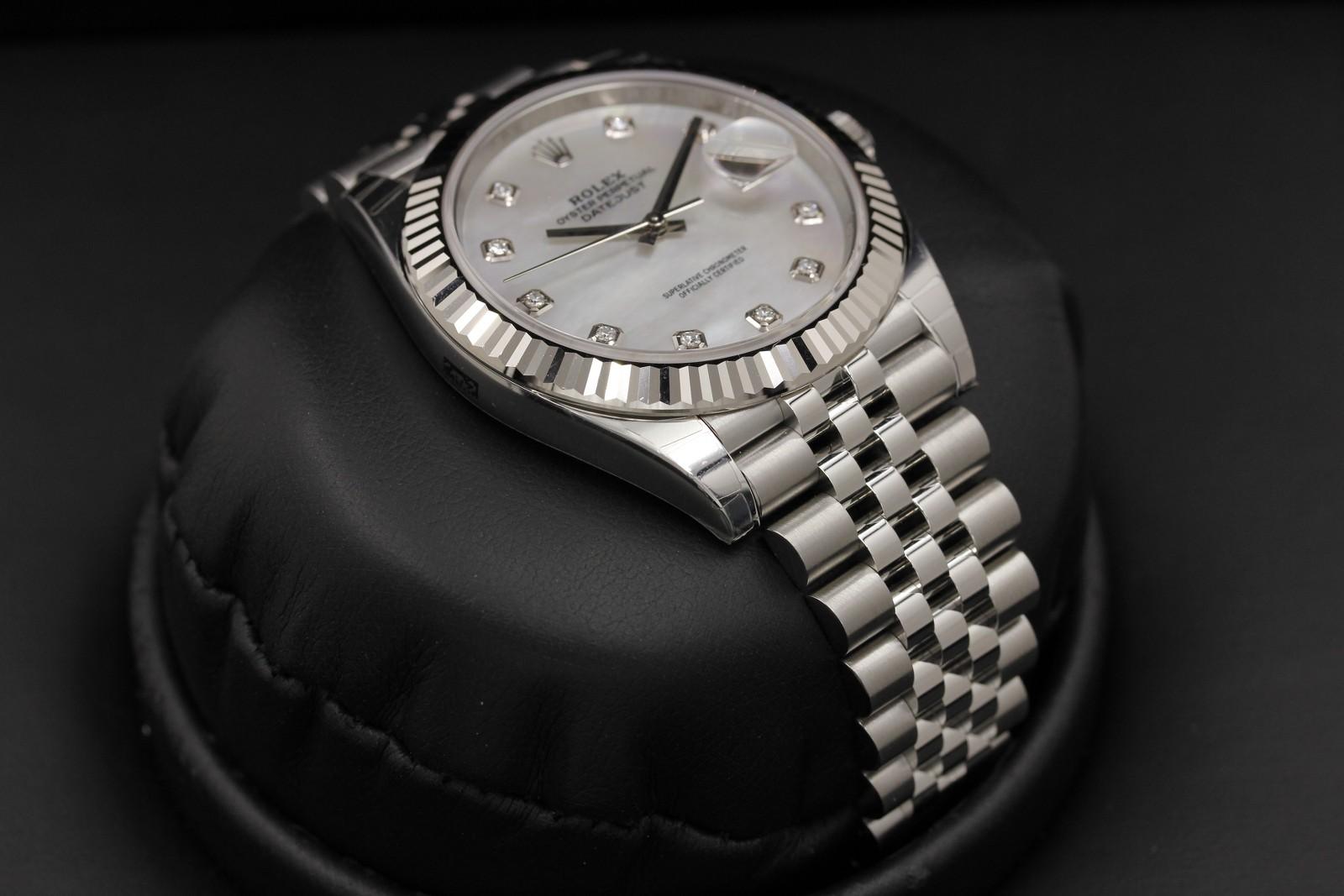 Watch Image 6