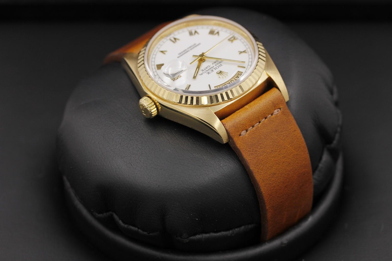 Watch Image 4