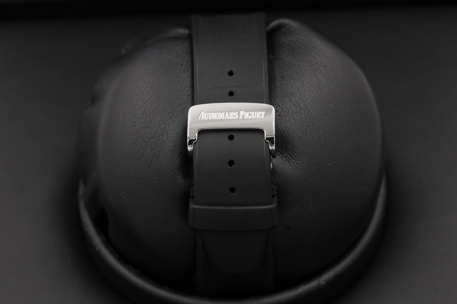 Watch Image 7
