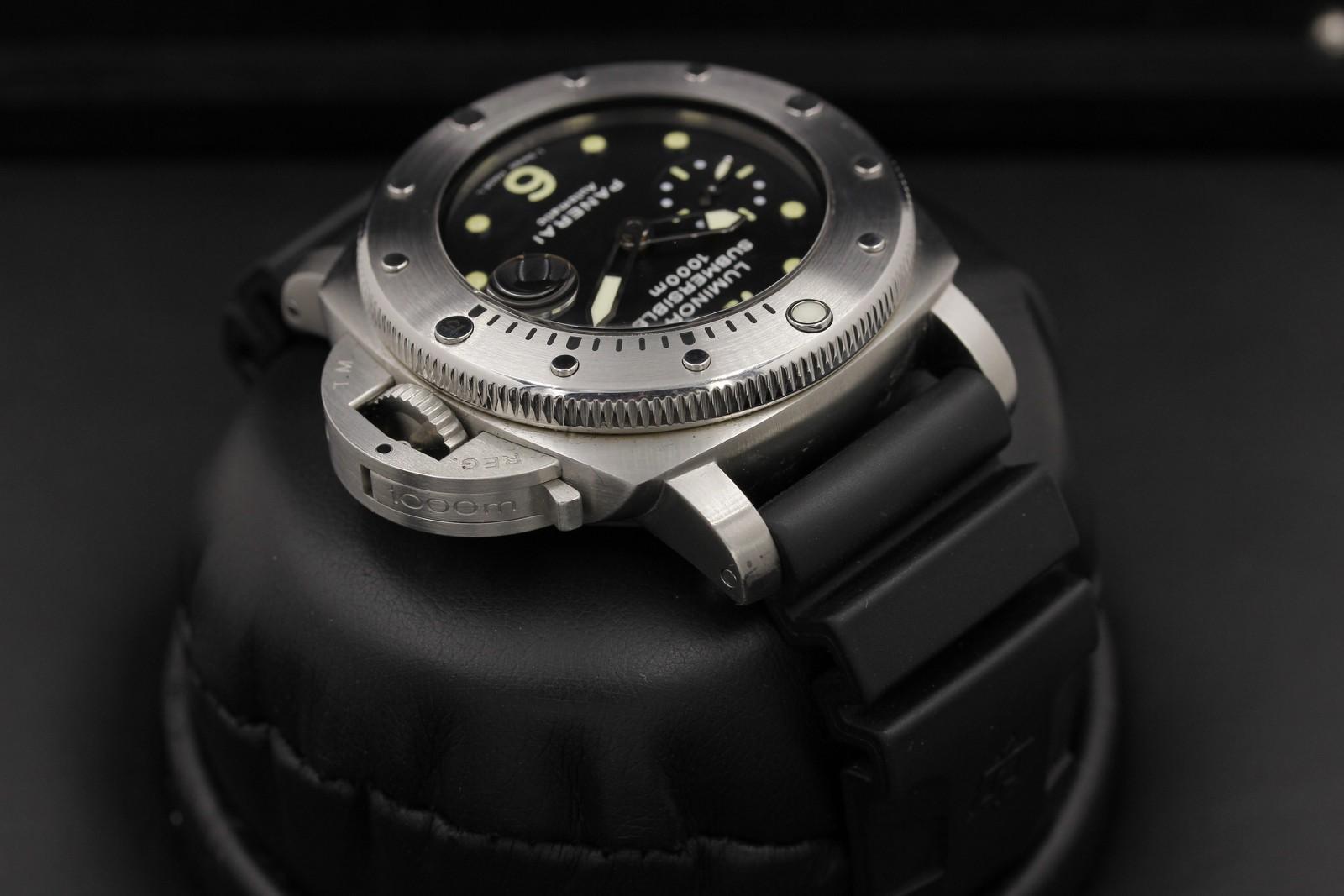 Watch Image 4