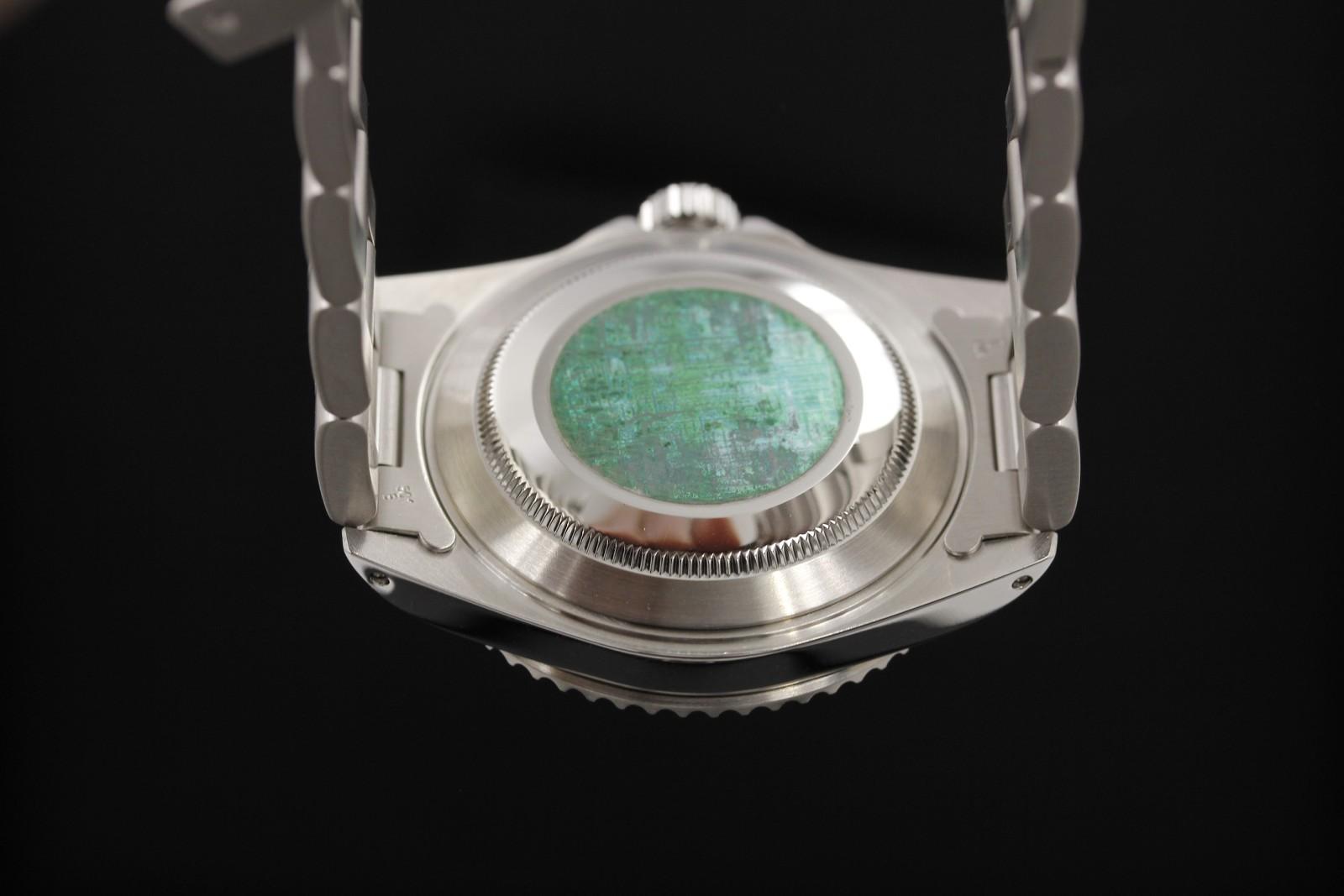 Watch Image 10