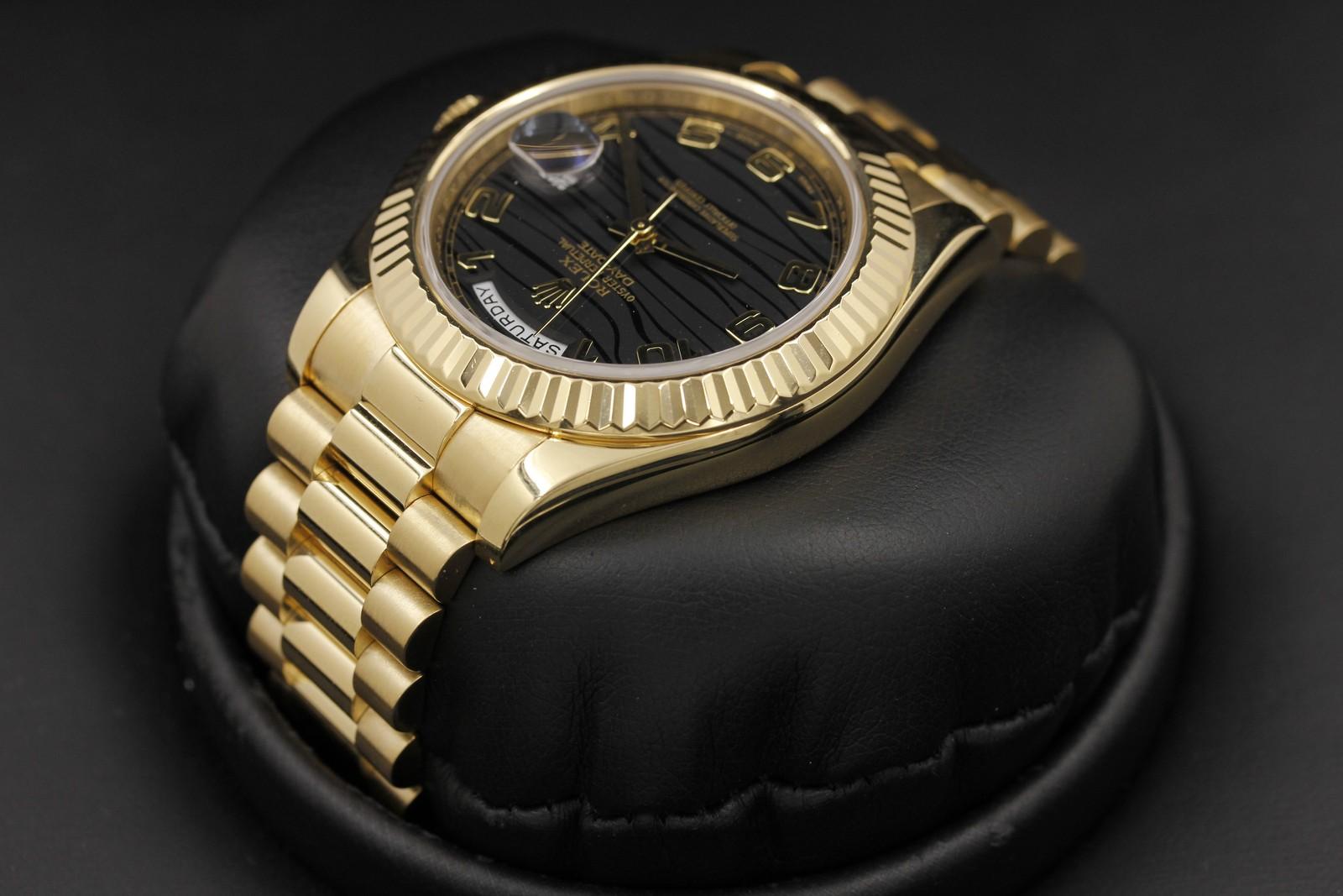 Watch Image 5