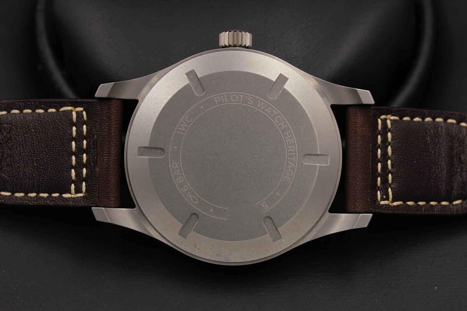 Watch Image 10