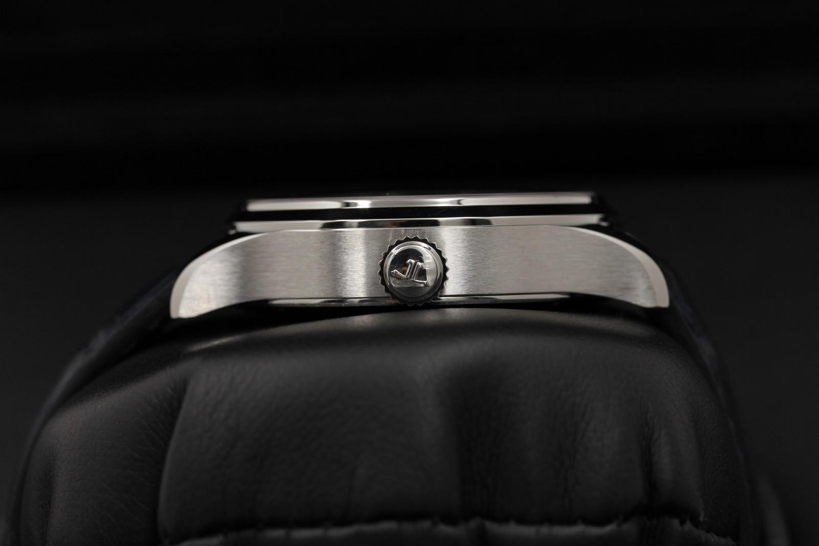 Watch Image 3